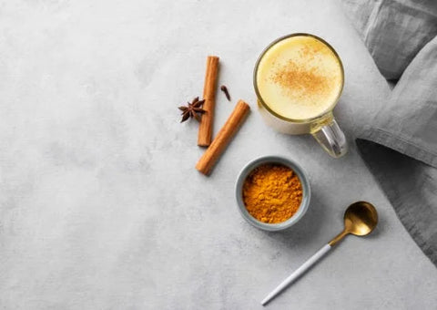 Cómo Preparar un Cúrcuma Latte