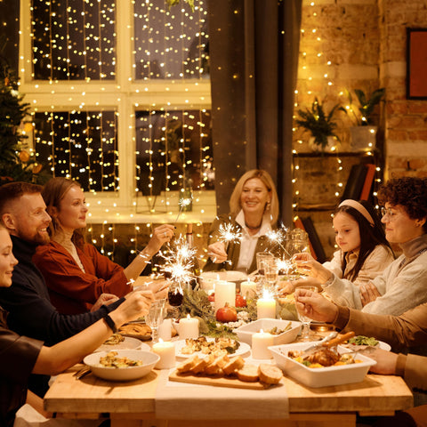 Familia cenando navidad